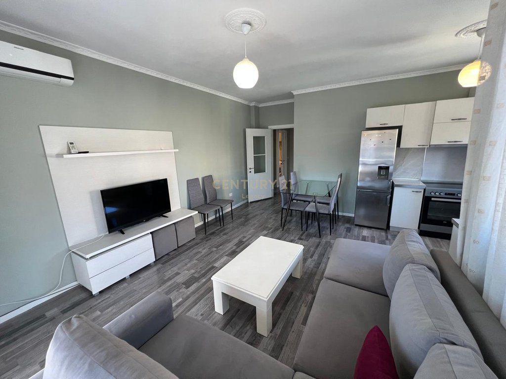 Apartament 2+1+2 me qira – pranë Tregut Elektrik