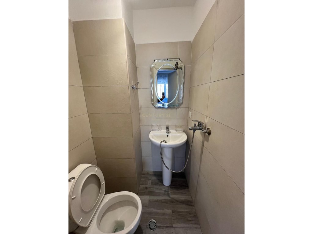 Apartament 2+1+2 me qira – pranë Tregut Elektrik