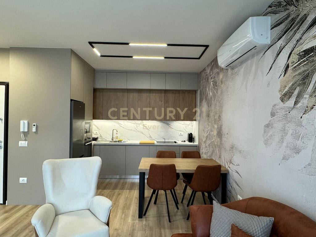 Luxury 1+1 Apartment for Rent – Near Partizani High School