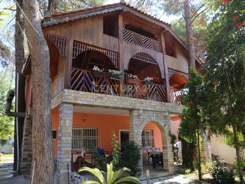 Vilë 250 m nga deti – Golem