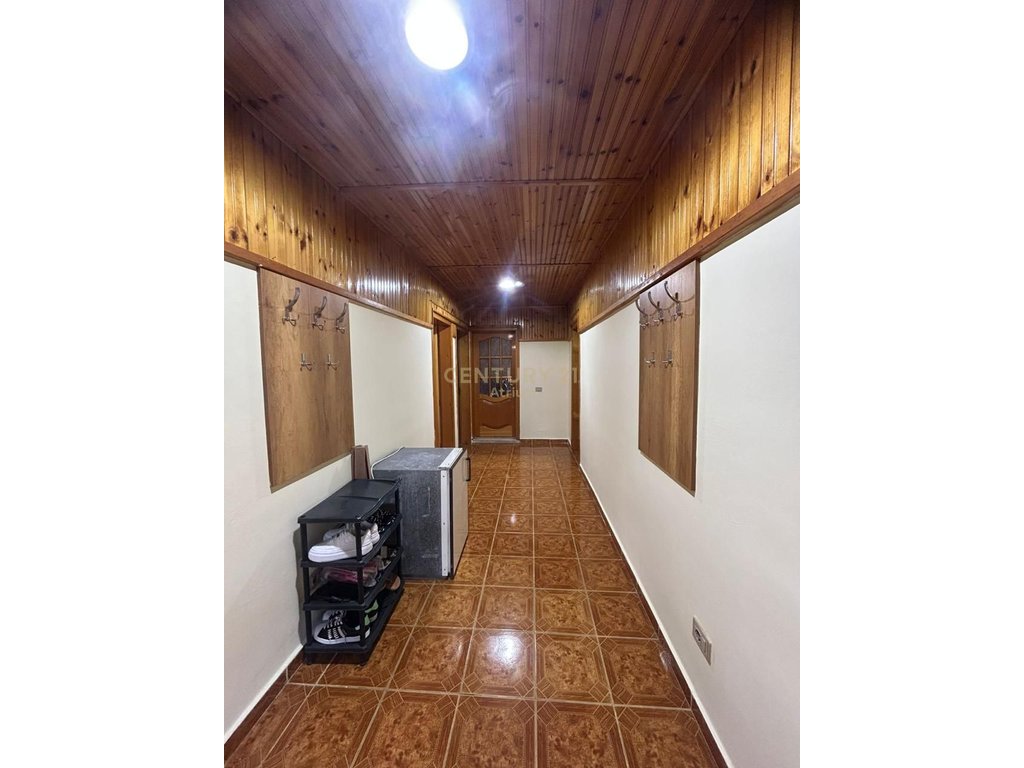 Vilë 250 m nga deti – Golem