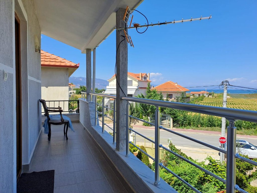 Vilë pranë liqenit – Rruga Driloni, Pogradec
