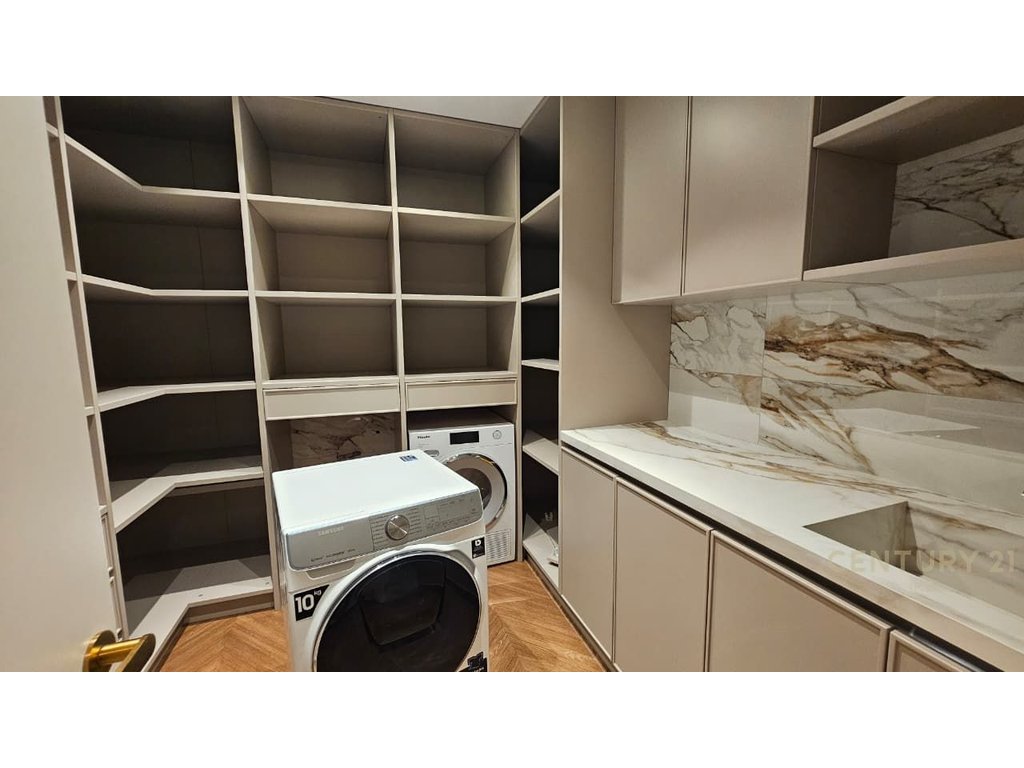 Vilë luksoze 4-katëshe me qira – Luminor Residence, pranë TEG