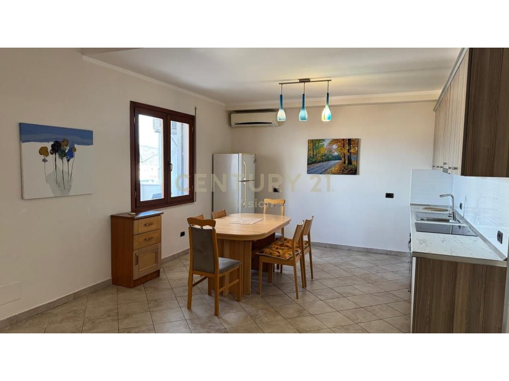 Apartament 3+1+2 me garazh me qira – zona Pedonale, Shkodër