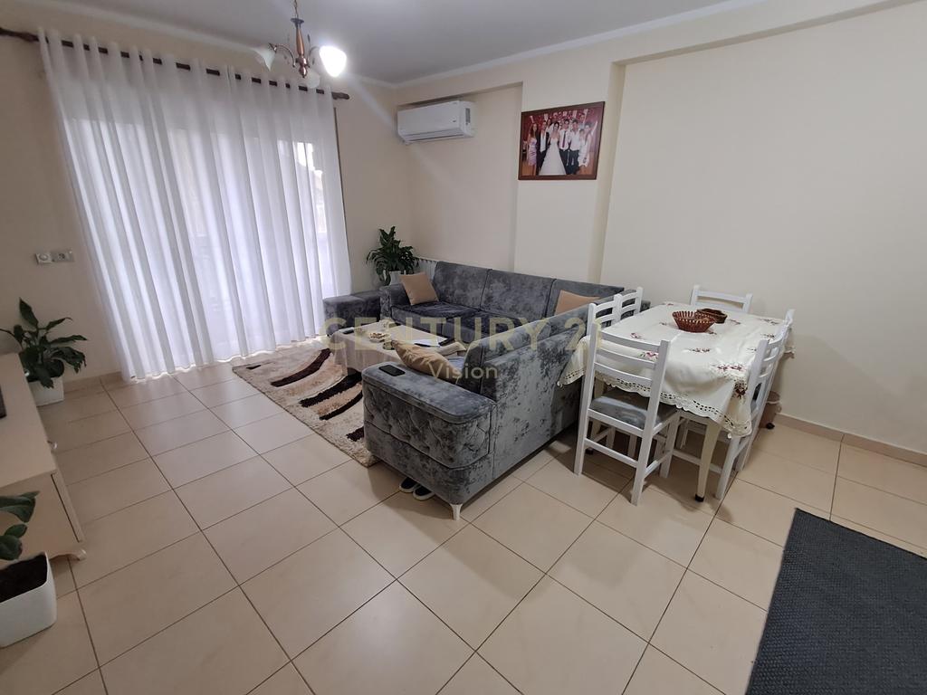Apartament 1+1 (i konvertueshëm në 2+1) – pranë burgut të madh, Shkodër
