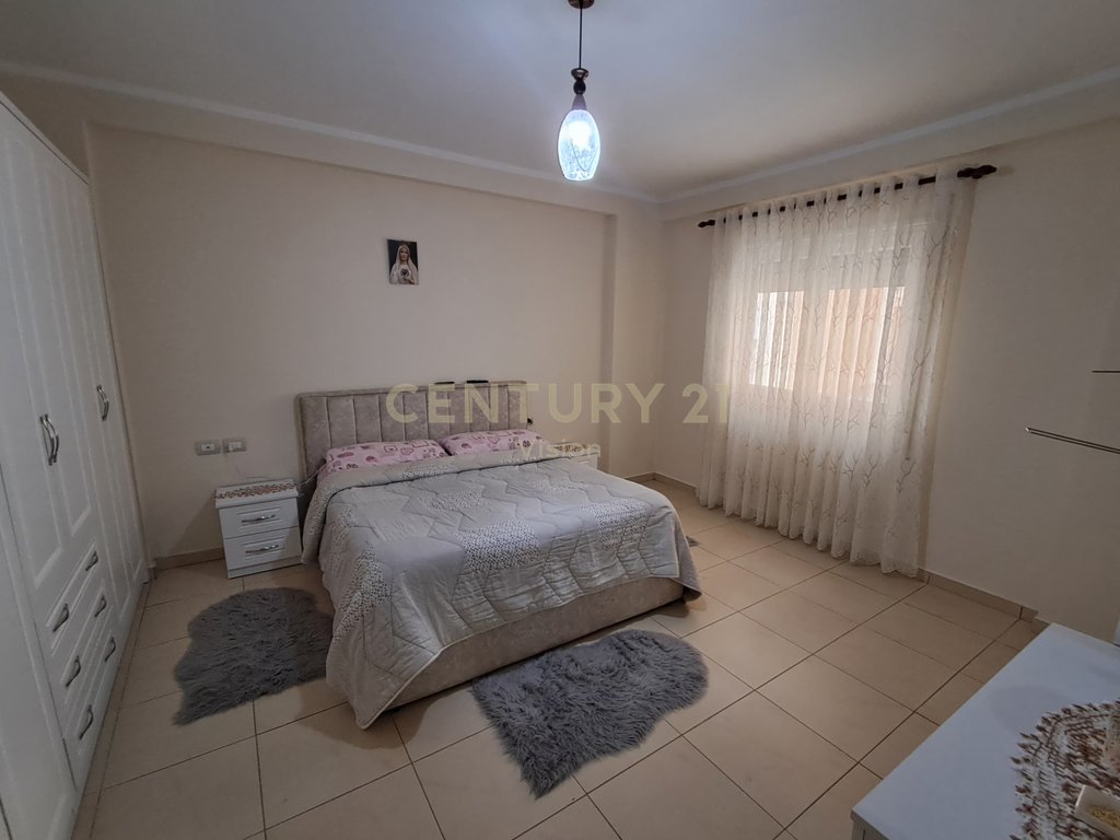 Apartament 1+1 (i konvertueshëm në 2+1) – pranë burgut të madh, Shkodër