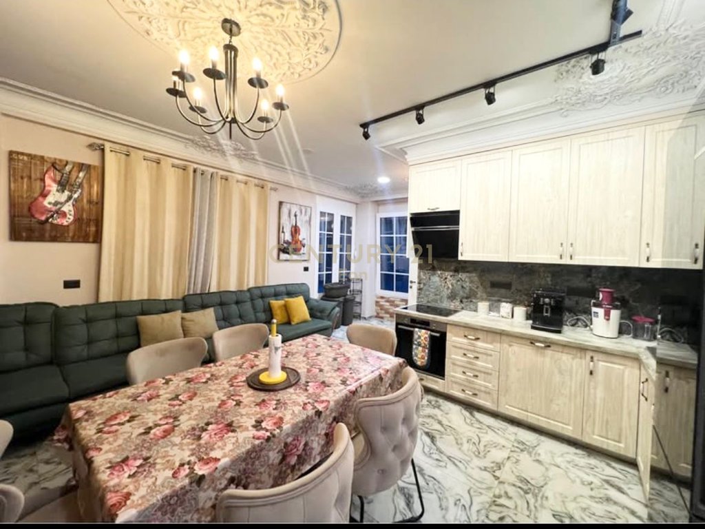 SUPER APARTMENT FOR SALE MALI ROBIT GOLEM 250 METERS FROM THE SEA!!