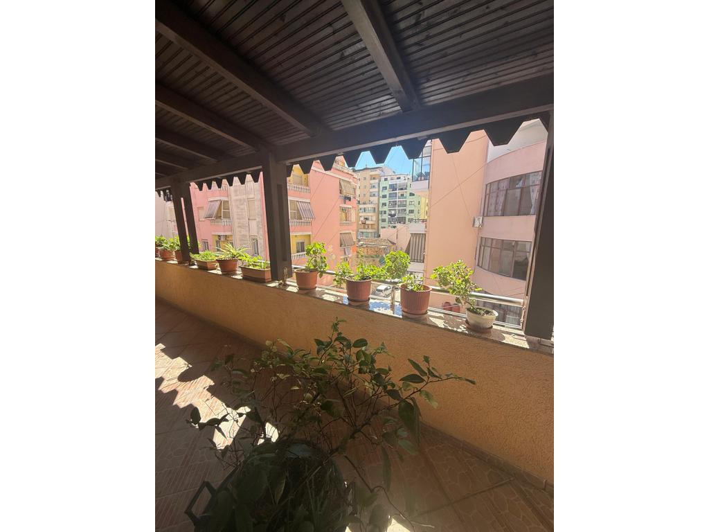 4-Storey Villa for Sale in Neighborhood No. 5, Durrës! 2 minutes from center