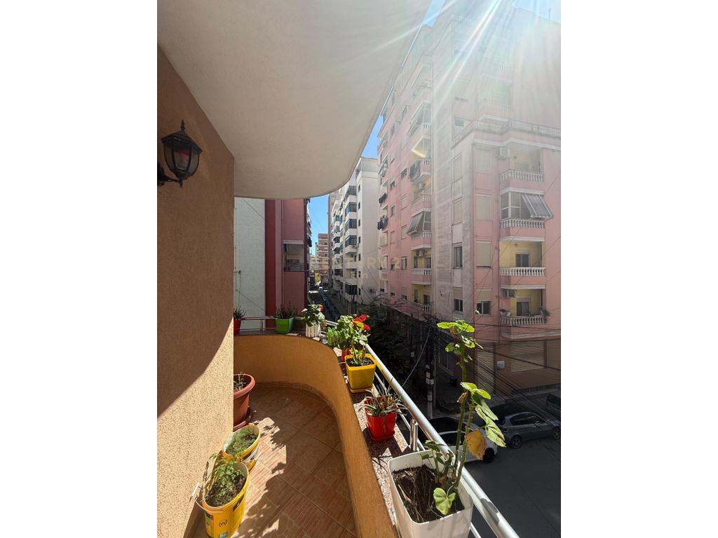 4-Storey Villa for Sale in Neighborhood No. 5, Durrës! 2 minutes from center
