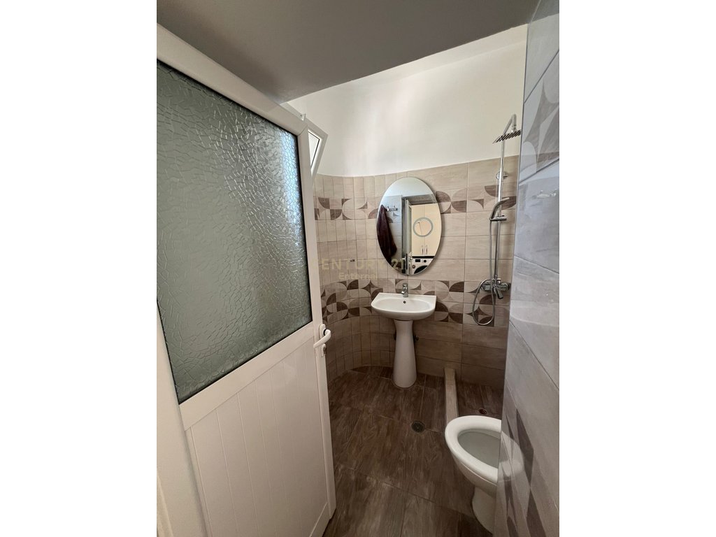 Apartment 1+1 + Land for Sale in Sarande
