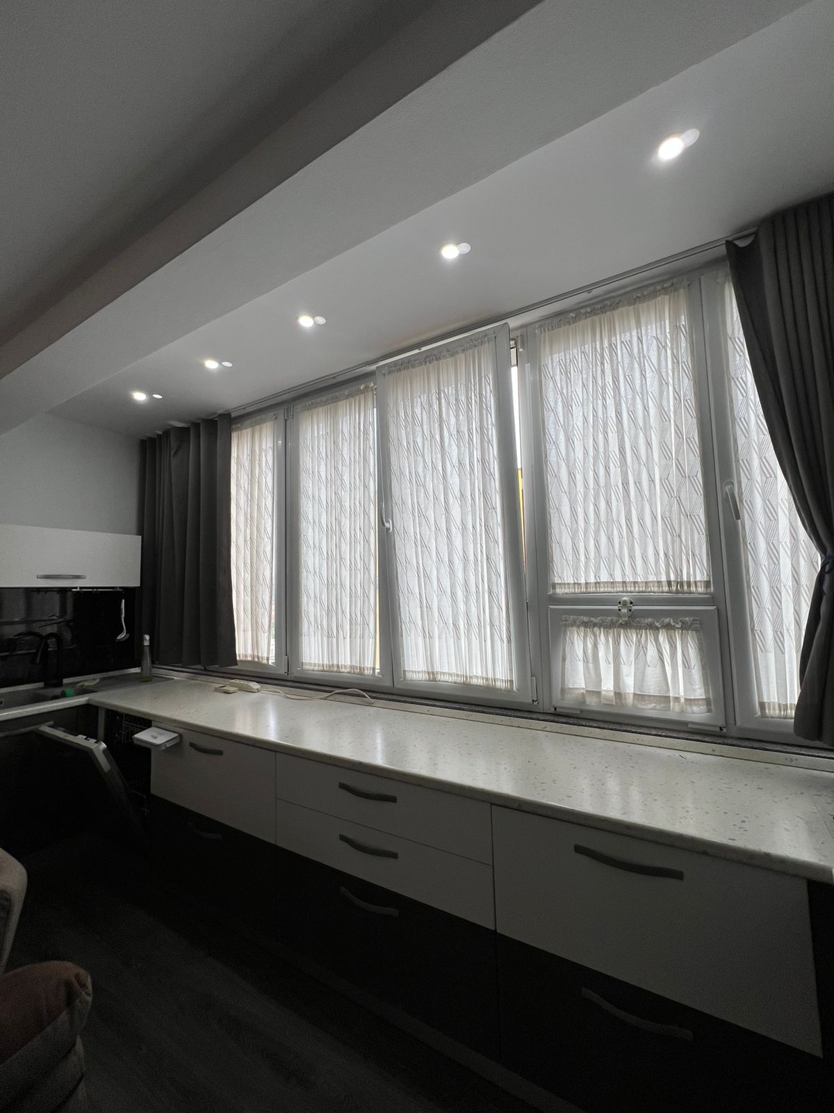 Shitet Apartament 2+1 – Ish Fusha e Aviacionit
