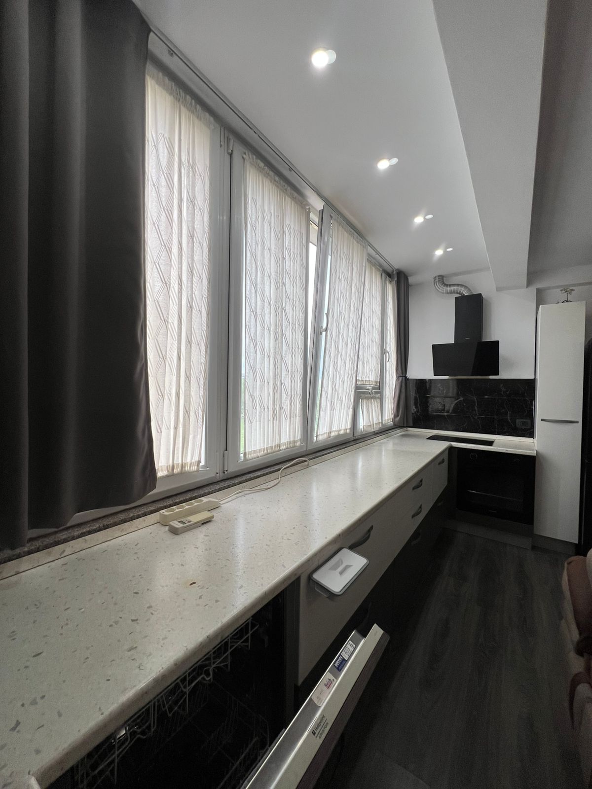 Shitet Apartament 2+1 – Ish Fusha e Aviacionit