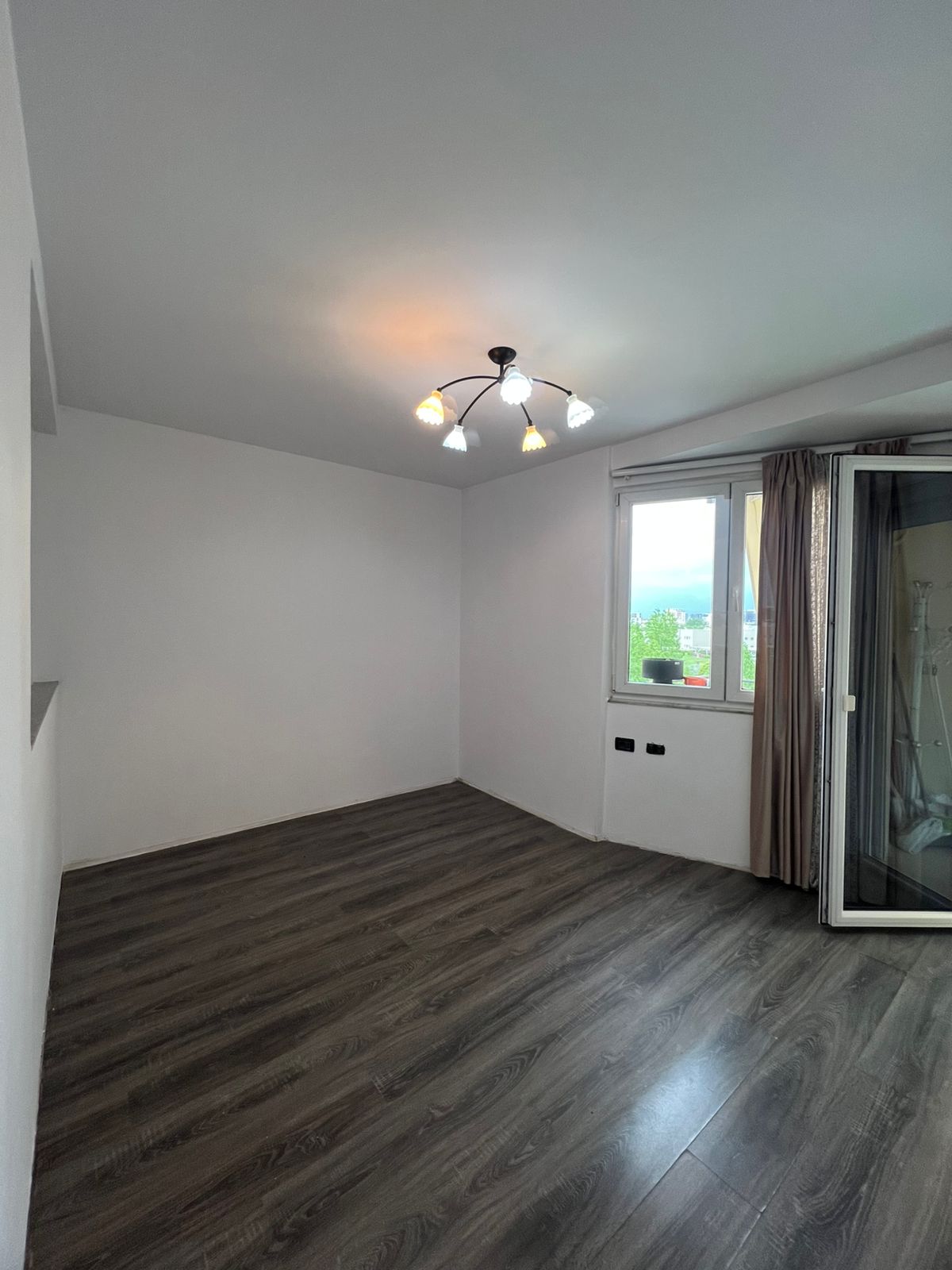 Shitet Apartament 2+1 – Ish Fusha e Aviacionit