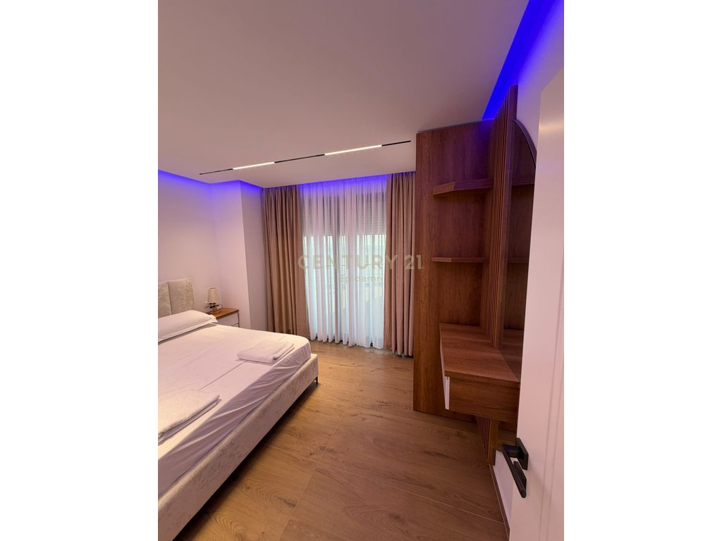 Apartament 2+1 me Qira në Vijë të Parë Bregdetare – Pamje Ballore nga Deti !