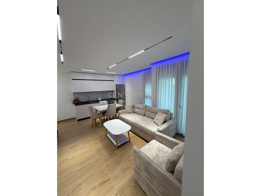 Apartament 2+1 me Qira në Vijë të Parë Bregdetare – Pamje Ballore nga Deti !