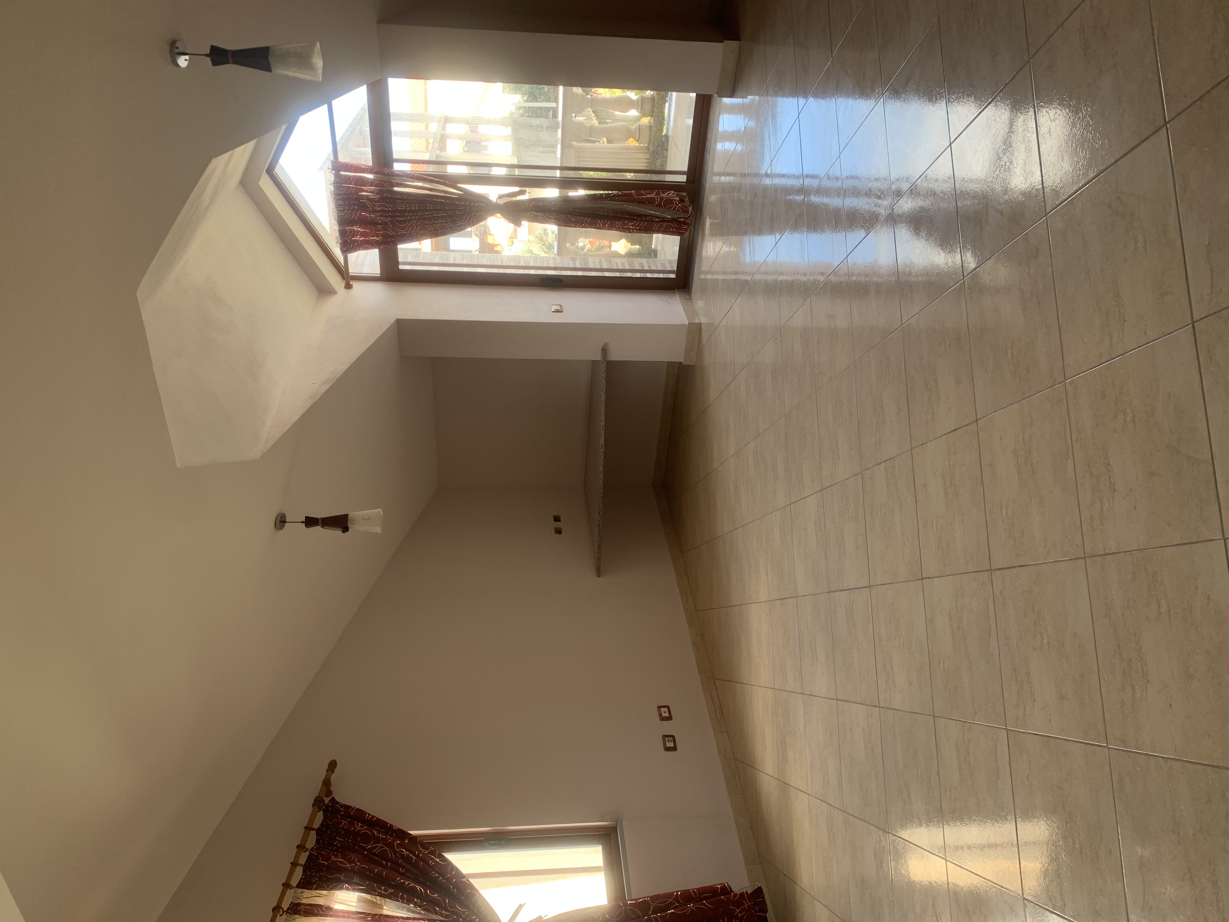 Private house with swimming pool for sale 