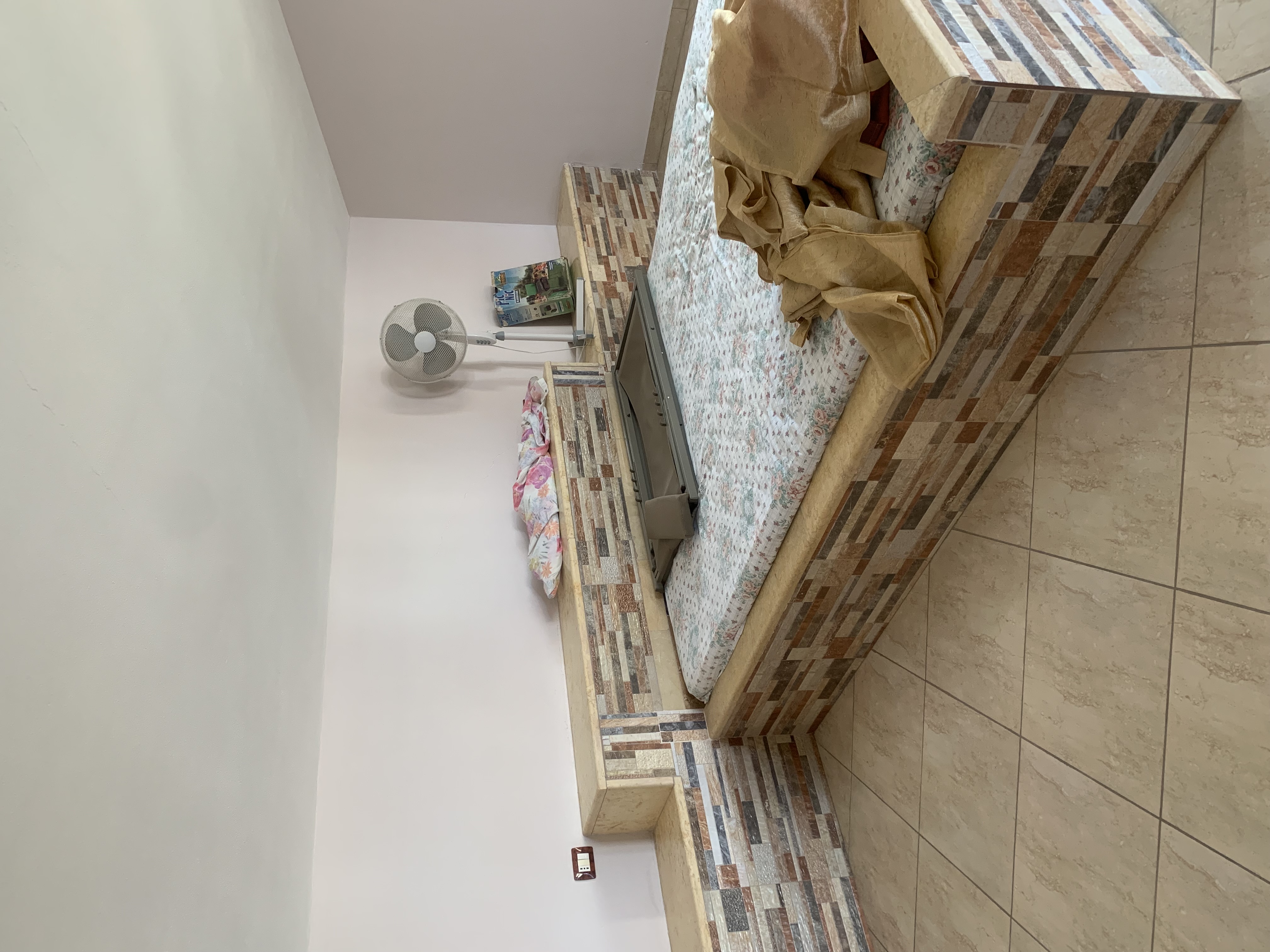 Private house with swimming pool for sale 