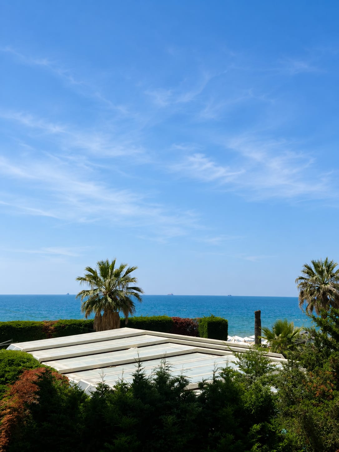 1 Bedroom Sea-Front Apartment
