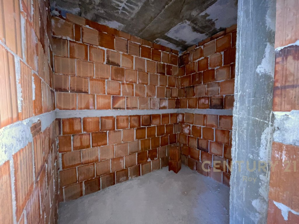 SHITET GARSONIERE NDERTIM I RI! GOLEM!