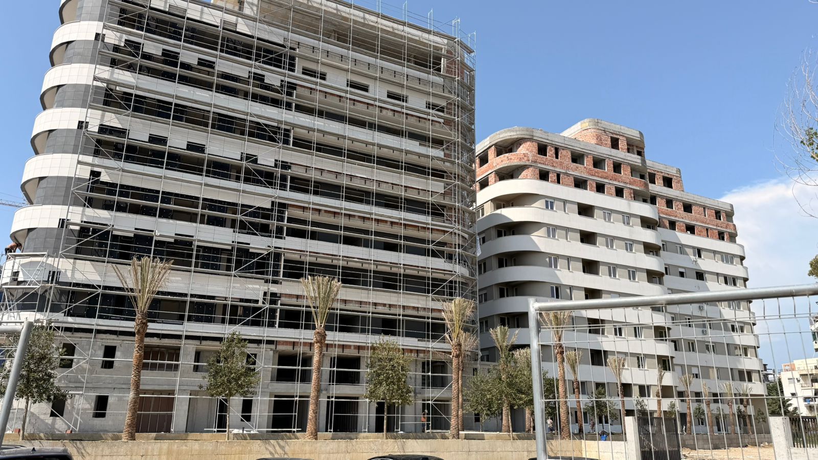 SHITET APARTAMENT 1+1NE GOLEM,NDERTIM I RI VETEM 20 METRA LARG PLAZHIT !!!