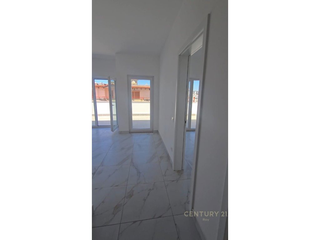 Shitet Apartament 2+1 Verande me Pamje Deti ne GOLEM,NDERTIM i Ri (4/7)