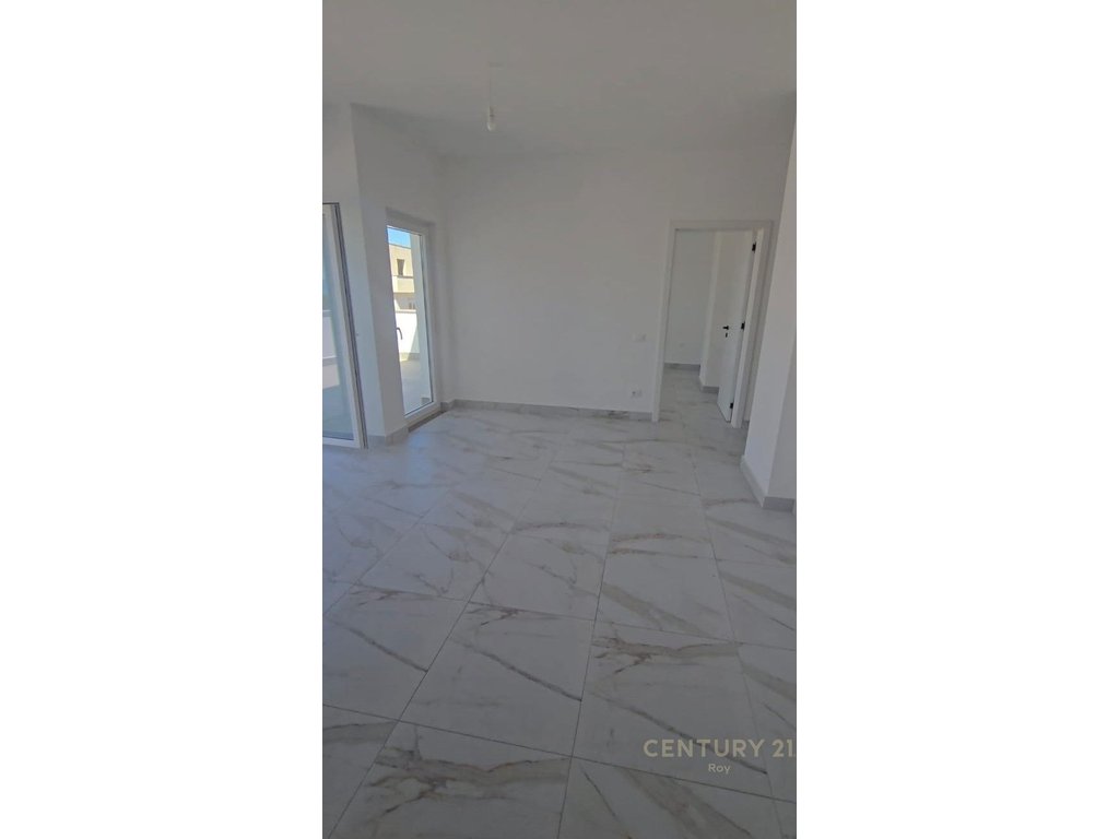 Shitet Apartament 2+1 Verande me Pamje Deti ne GOLEM,NDERTIM i Ri (6/7)