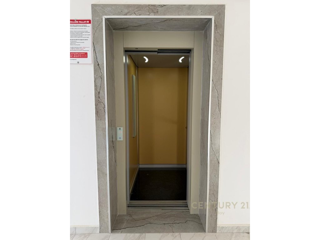 Apartament 1+1 per Shitje ne Qender te Golemit (9/18)