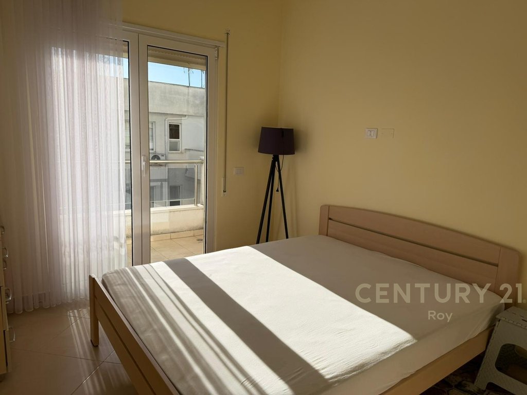 Apartament 1+1 per Shitje ne Qender te Golemit (14/18)