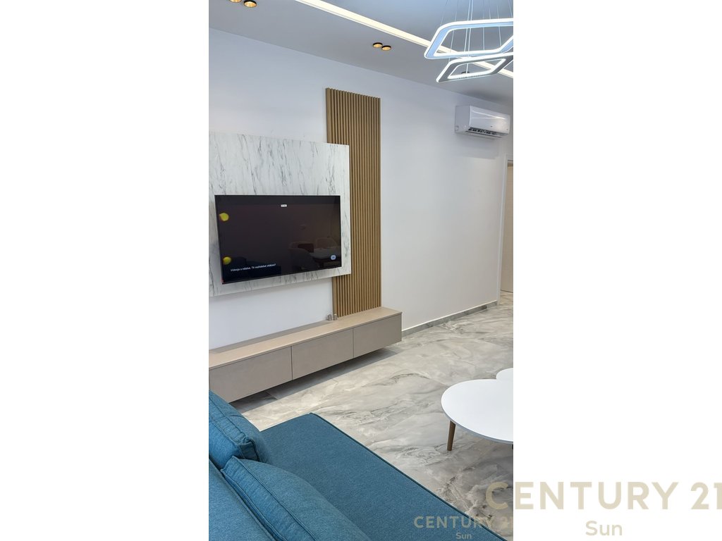 Apartament 2+1 per Shitje me Pamje nga Deti (2/7)