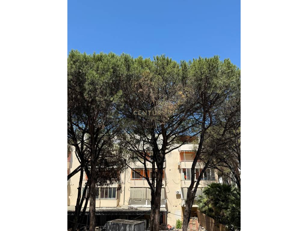 Shitet Super Apartament 1+1 Tek Mali Robit