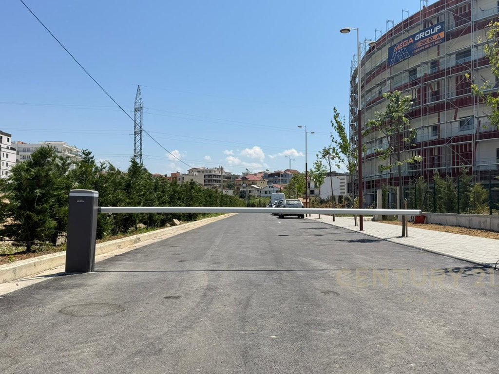 Apartment 1+1 with Yard for Sale in Eon Residence, Golem