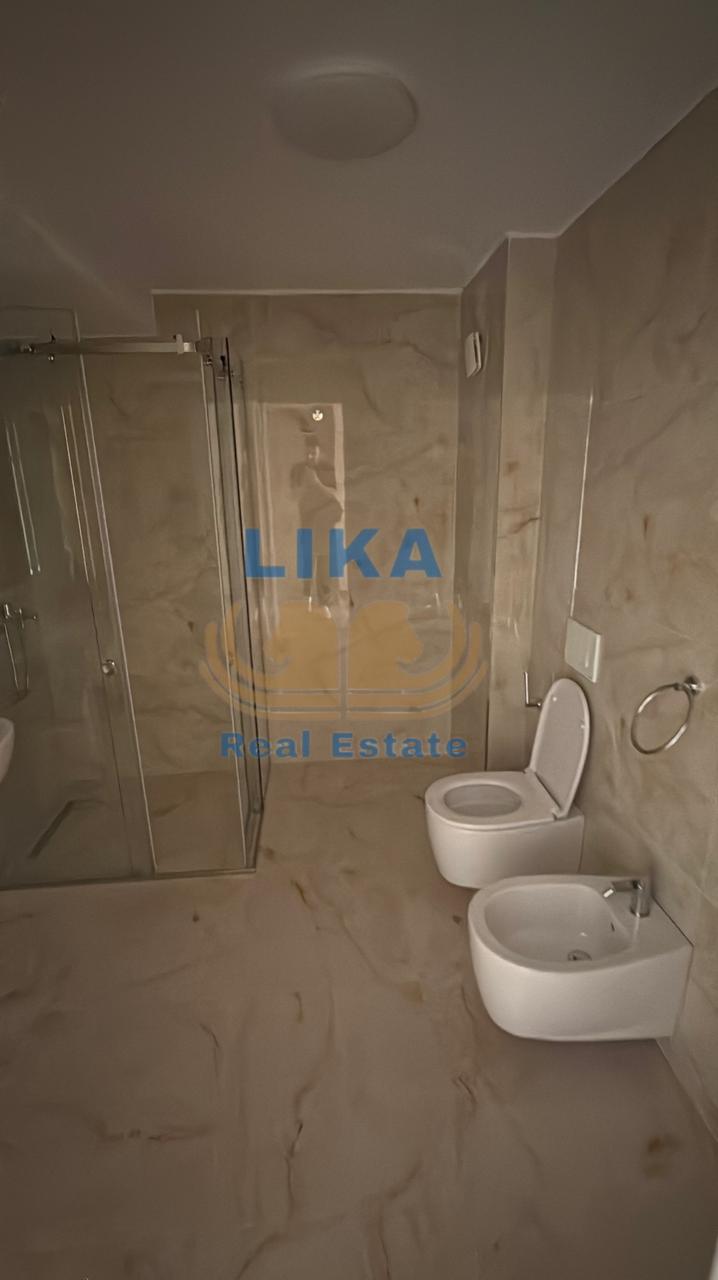 Duplex në Shitje – Mali i Robit, Golem