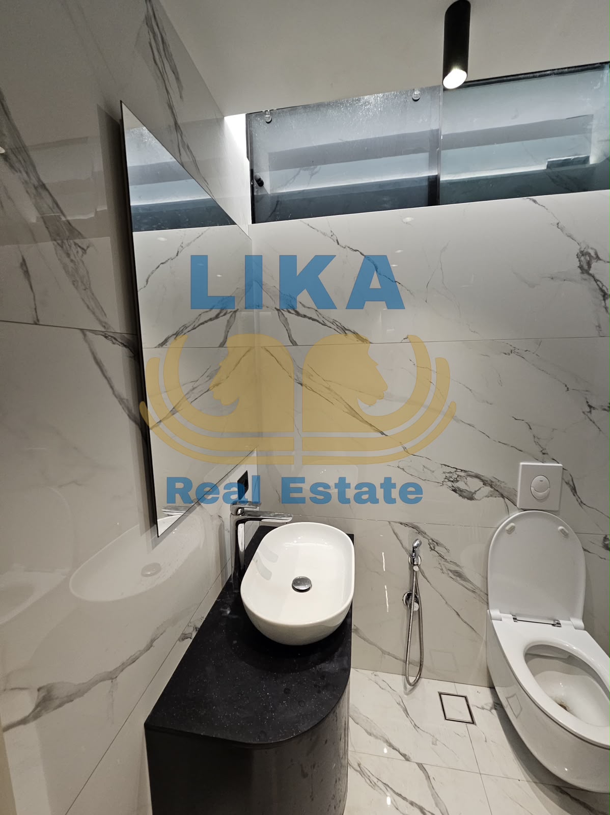 Apartament në Shitje – Vija e Parë me Detin, Mali i Robit