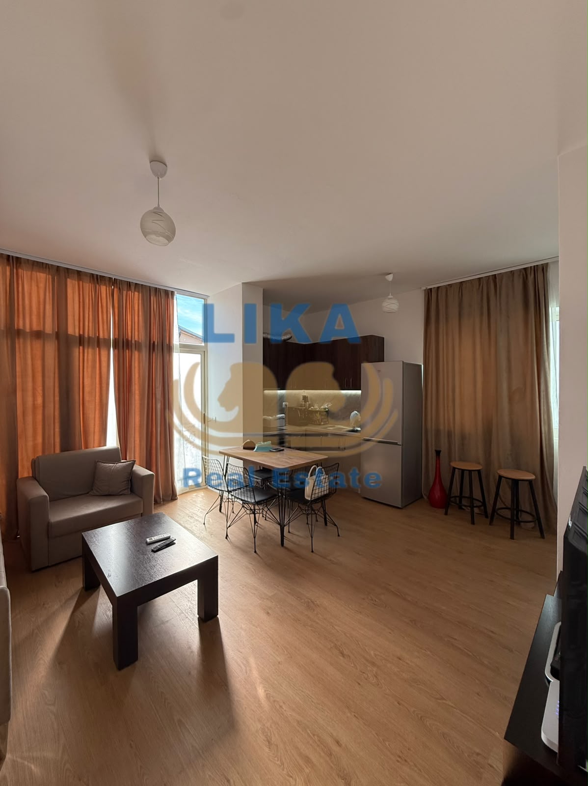 Elegancë Moderne, Vetëm 200 Metra nga Deti