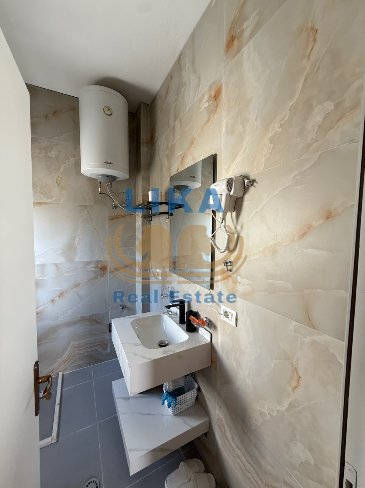Elegancë Moderne, Vetëm 200 Metra nga Deti