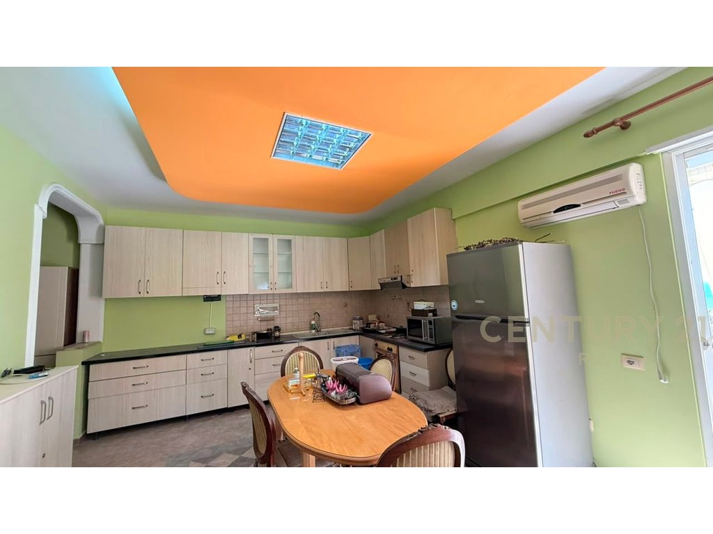 Shitet Apartament 1+1,Vije e 2 me Pamje DETI,PLAZH Iliria