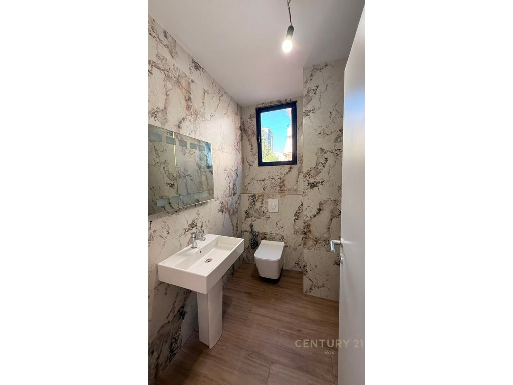 Shitet Apartament 1+1 Prane Miami BEACH,GOLEM
