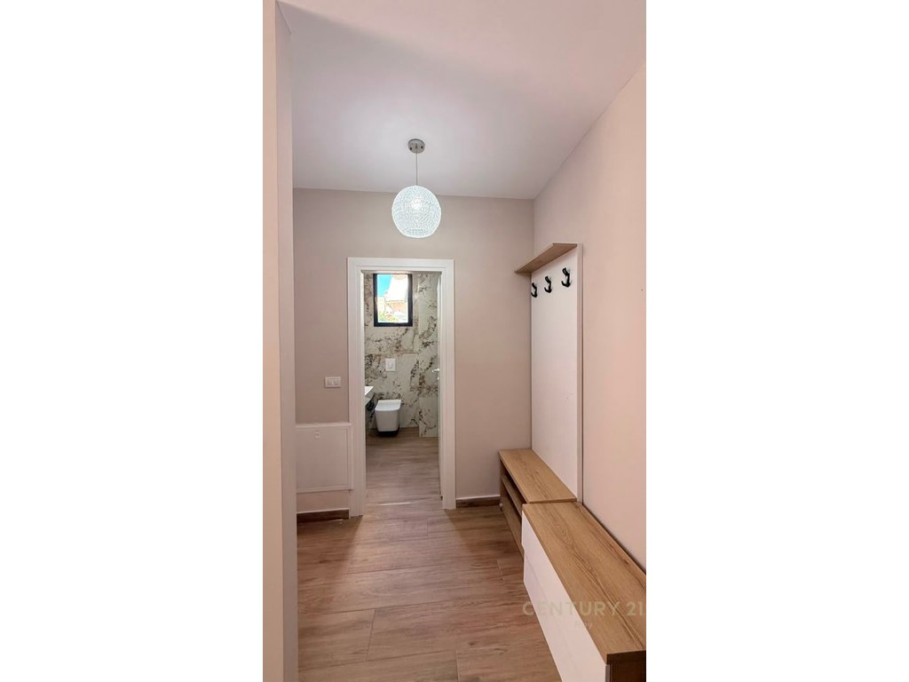 Shitet Apartament 1+1 Prane Miami BEACH,GOLEM
