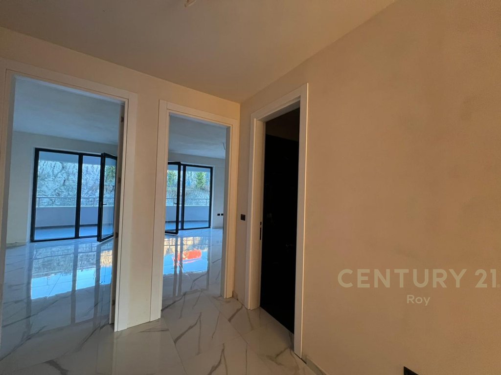 Per Shitje Apartament 2+1+2 me Pamje Deti