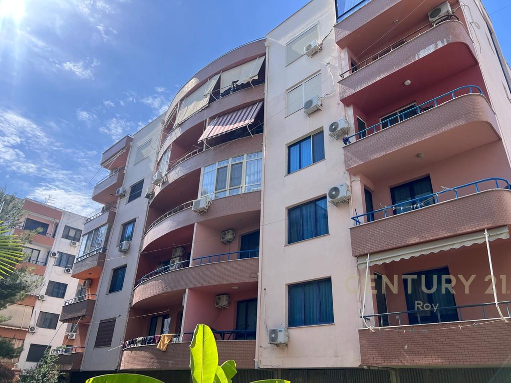 STUDIO APARTMENT FOR SALE NEAR MIAMI BEACH IN GOLEM!