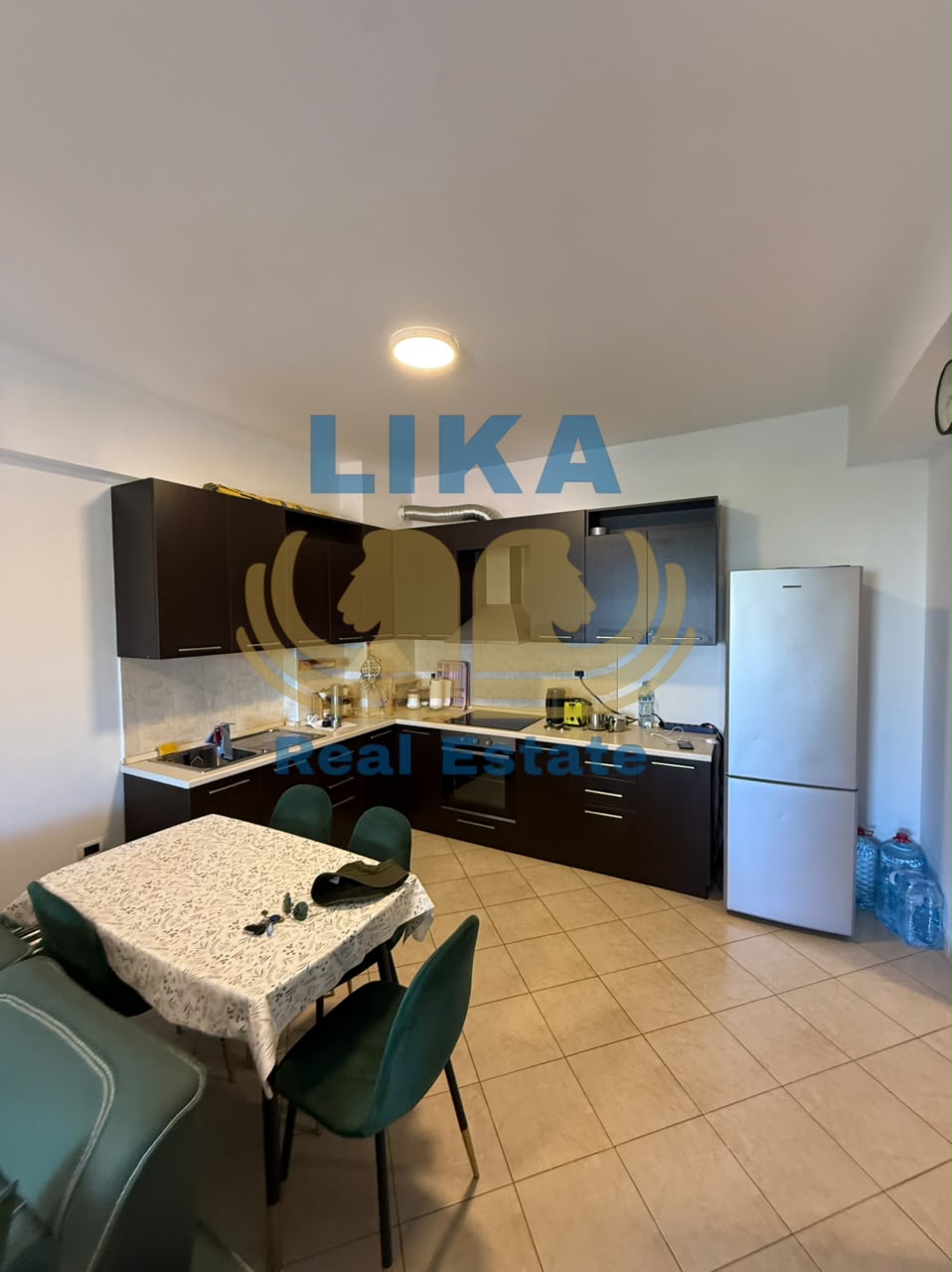 Vetëm 50 Metra nga Deti – Apartament 2+1 në Një Lokacion Elitar