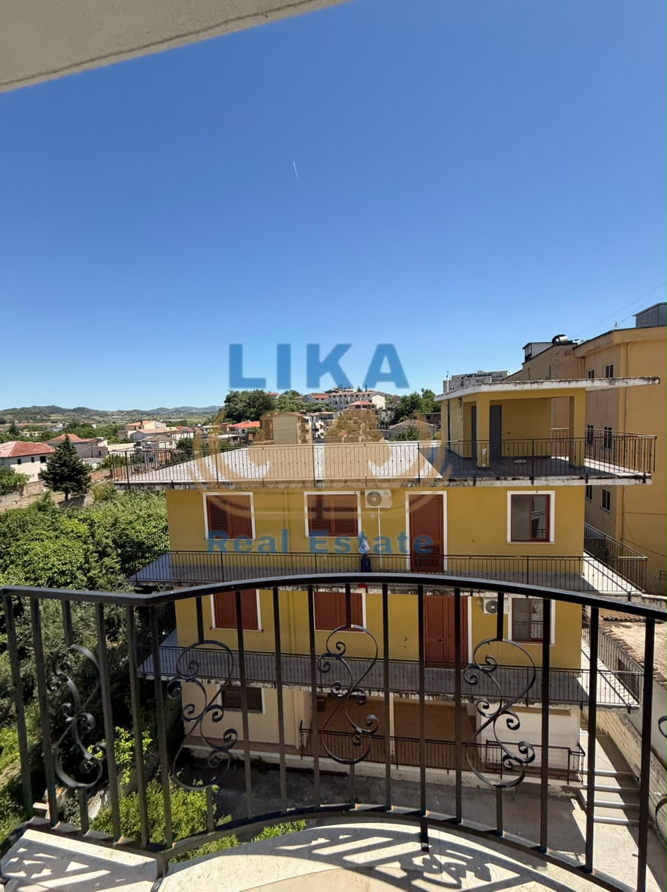 Apartament Modern 2+1+2 në Qendër të Kavajës – Komfort dhe Investim i Sigurt