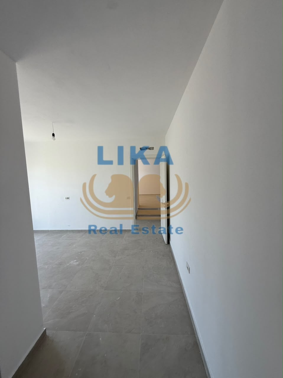 Apartament Modern 2+1+2 në Qendër të Kavajës – Komfort dhe Investim i Sigurt