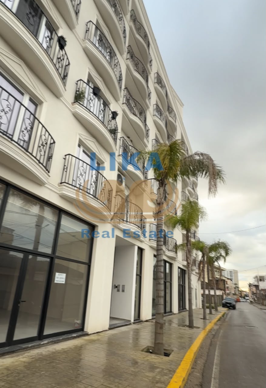 Apartament Modern 2+1+2 në Qendër të Kavajës – Komfort dhe Investim i Sigurt