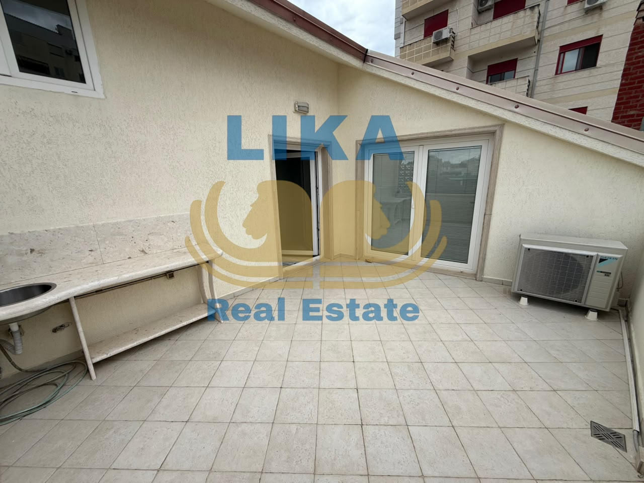 3-Story Building for Sale – Durrës