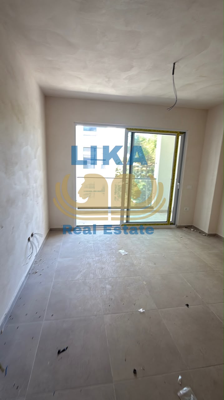 Apartament 2+1+2 në shitje – Mali i Robit, Golem