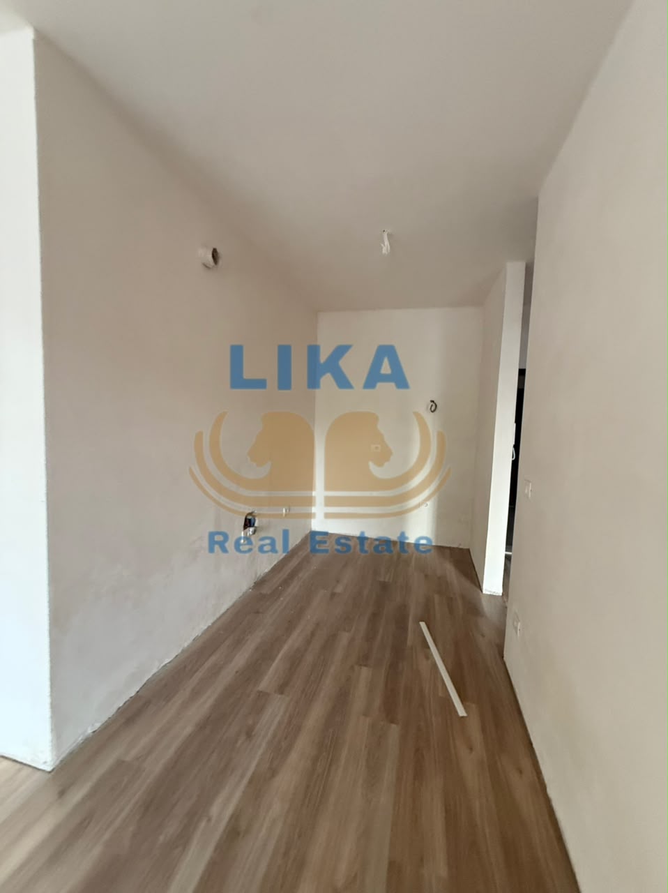 Vetëm pak hapa larg detit të Golemit ju pret mundësia ideale për të jetuar ose investuar.