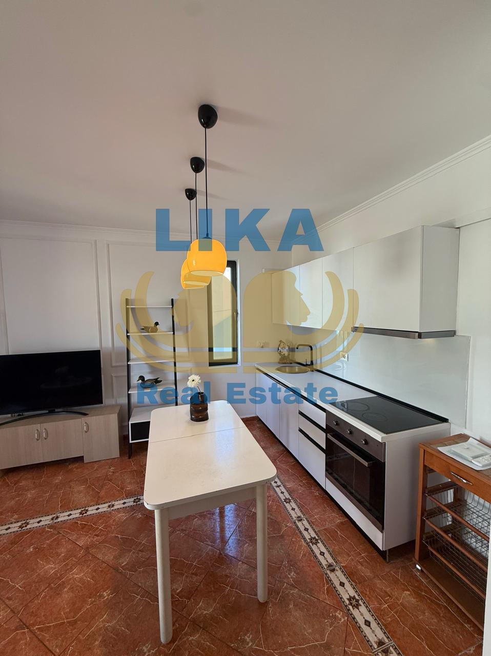 Apartament 1+1 për shitje në Shkëmbin e Kavajës – vetëm pak hapa larg detit.