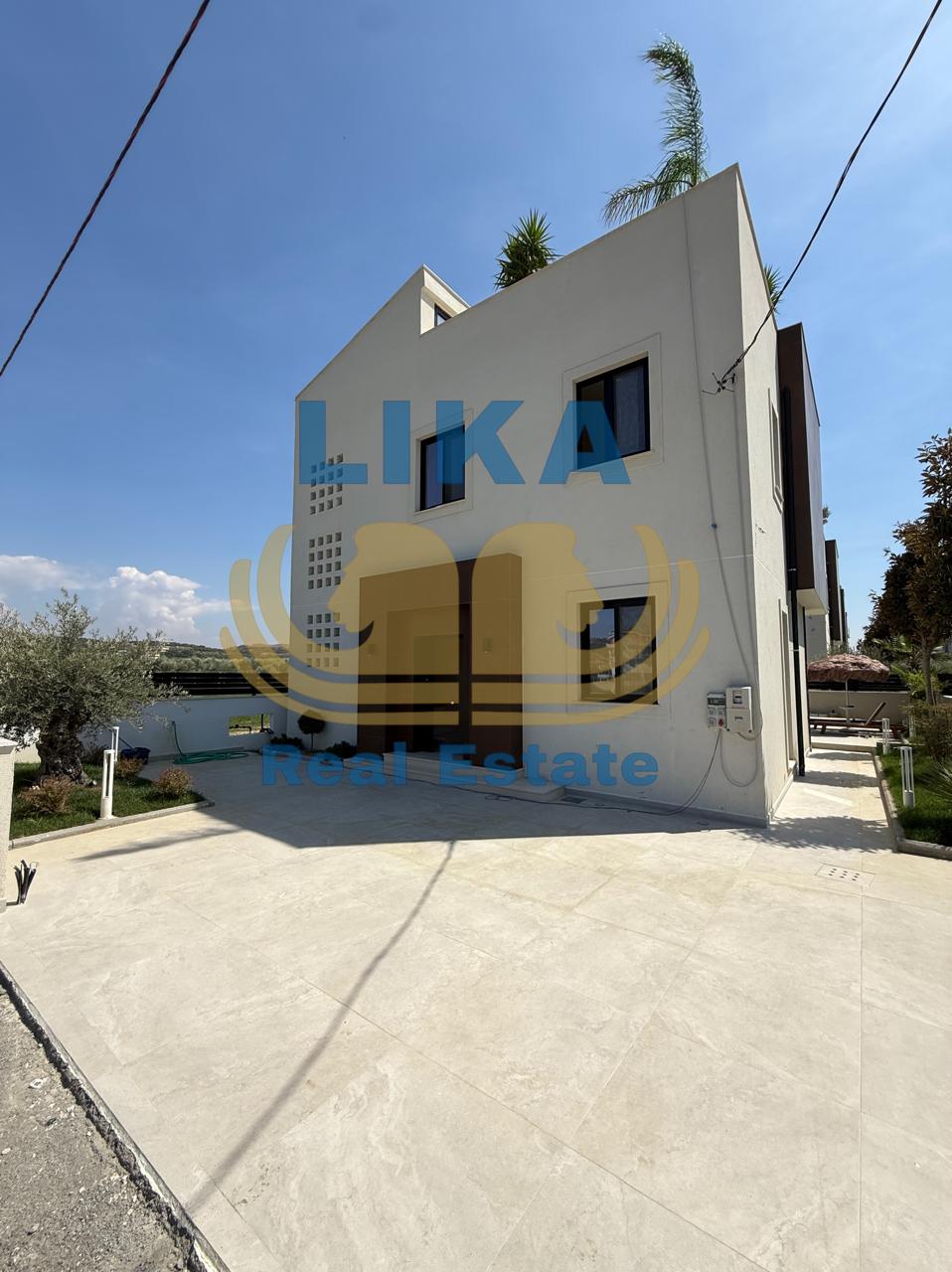 Vila Luksoze në Shitje në Spille (9/20)