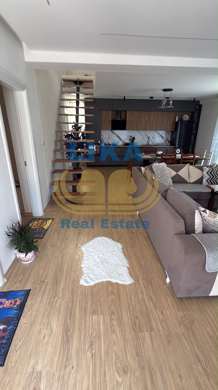 Vilë për Ata Që Kërkojnë Cilësi dhe Komoditet në Qendër të Golemit (2/8)